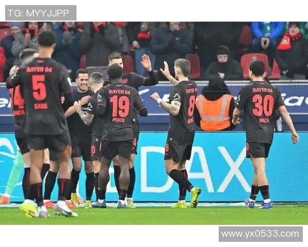 拜仁慕尼黑碾压对手,德甲领头羊稳坐榜首位置 拜仁慕尼黑碾压对手,德甲领头羊稳坐榜首位置